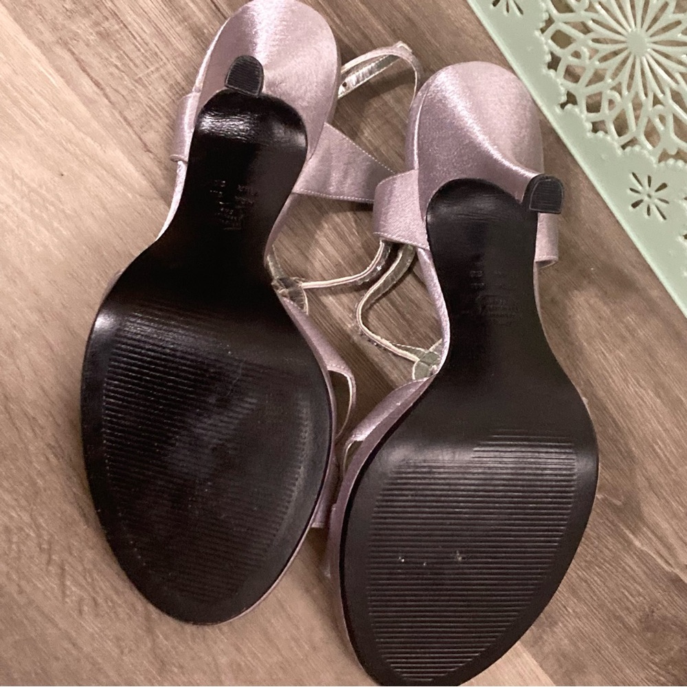 ๐ธ Sz 6 Touch of Nina Y2K Silver Stiletto Heels - Picture 6 of 8